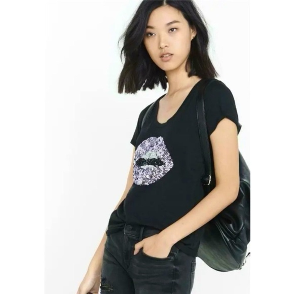 Express Sequin Lips Tee for Women / Size M